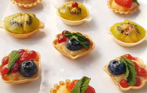 Pastelitos de fruta del servicio de pausa café